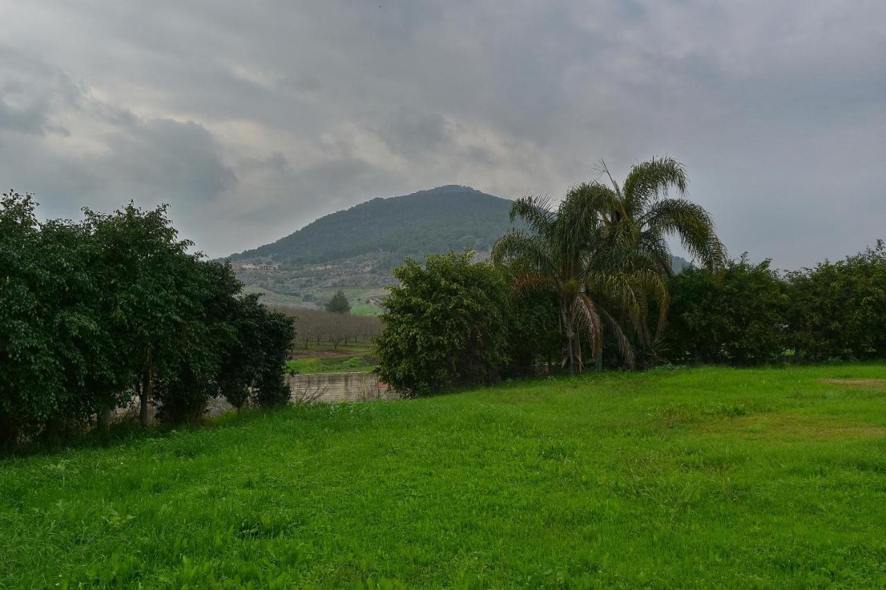 Pearl Of The Valley Hotel Kfar Tavor Exterior foto