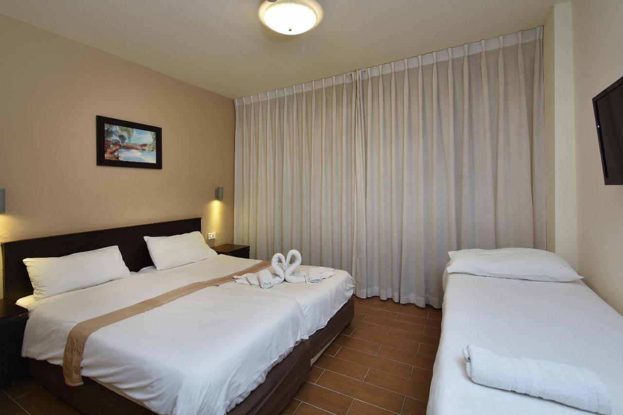 Pearl Of The Valley Hotel Kfar Tavor Exterior foto