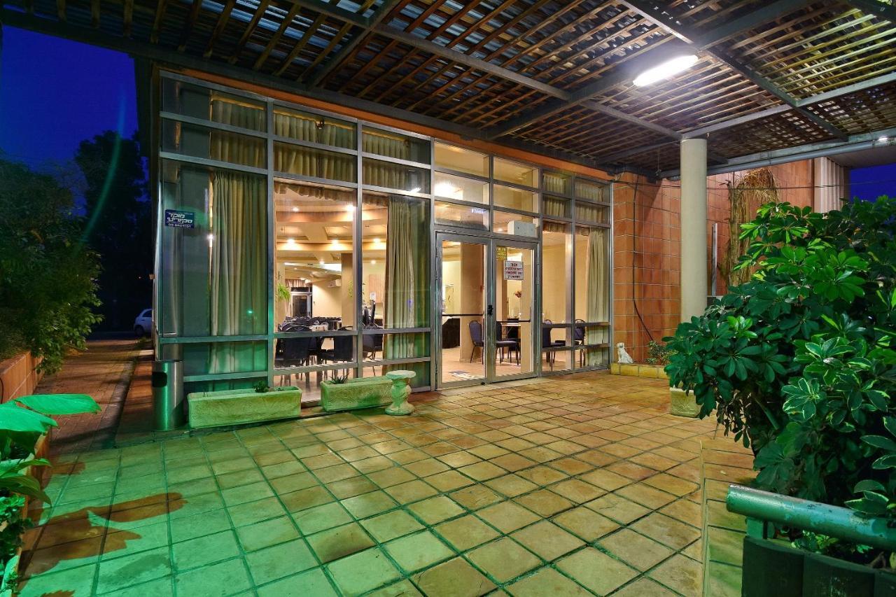 Pearl Of The Valley Hotel Kfar Tavor Exterior foto